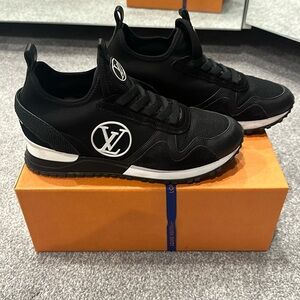 ❌SOLD❌ Louis Vuitton runaway sneaker